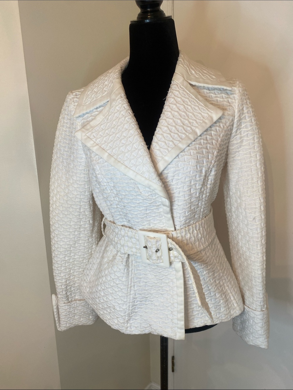 I.N.C Ivory Quilted Belted fully lined belted & fitted Jacket/Blazer Size Small